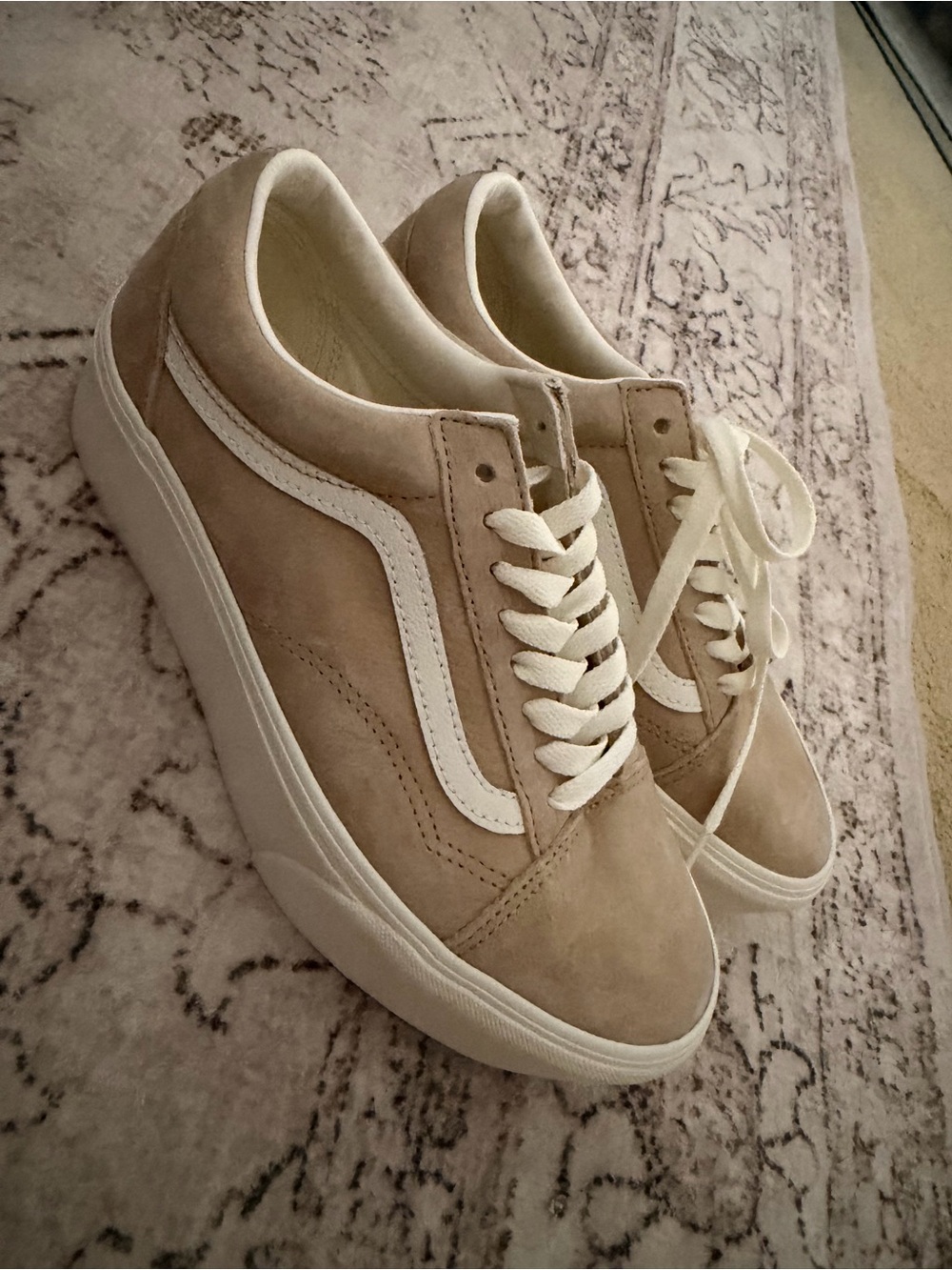 Women’s Suede Low-Top Sneakers in Beige with White Accent